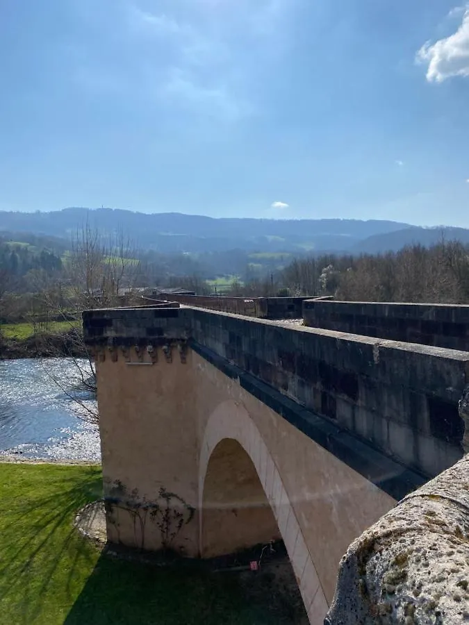 Hotel Au Pont D'Olt Saint-Côme-dʼOlt 0*,  Francia